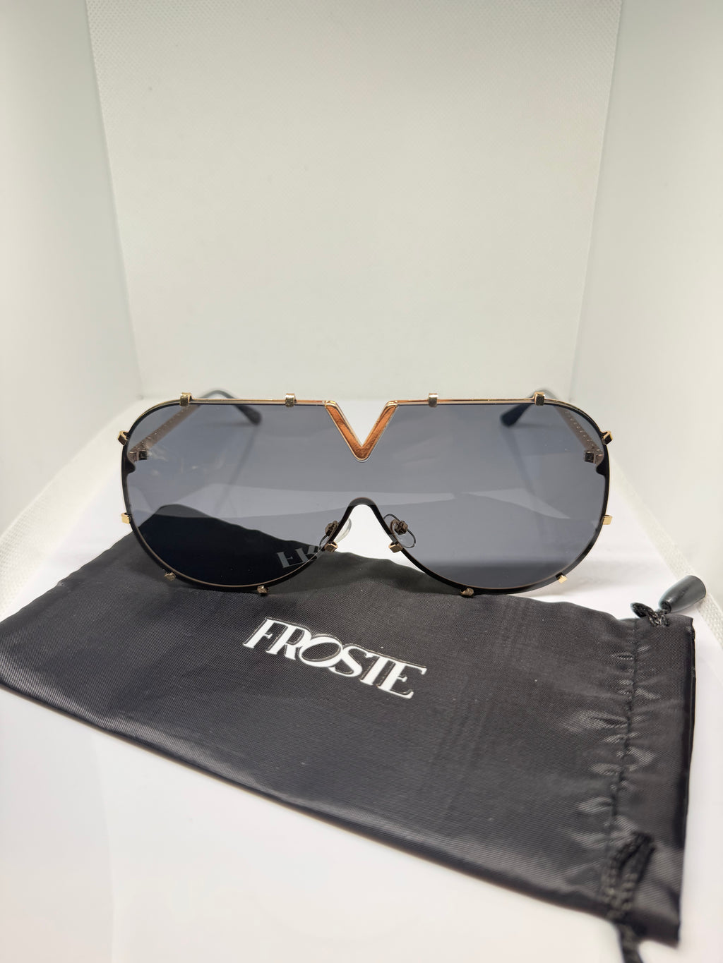 Froste Valencia black and gold V-detail aviator sunglasses product detail