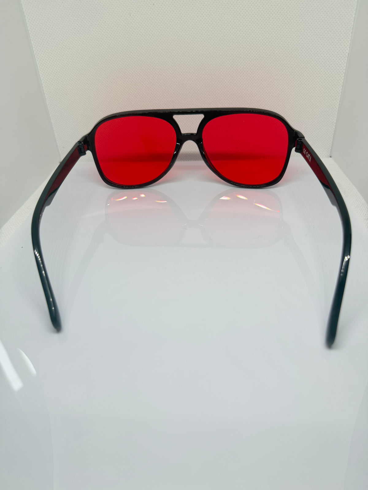 Rouge – Black & Red Retro Sunglasses