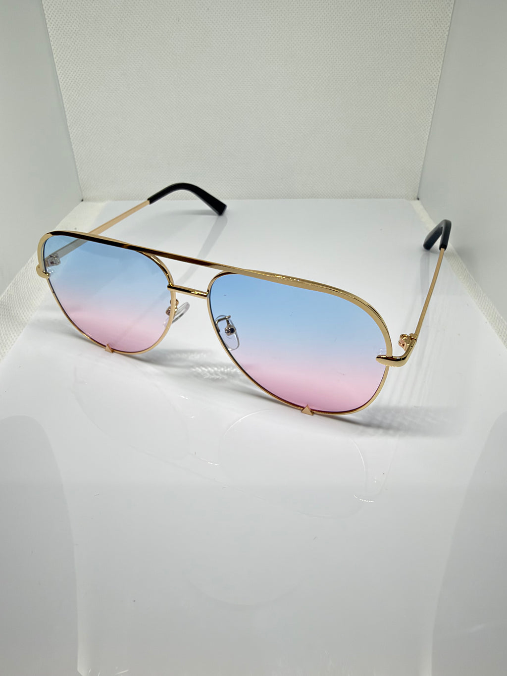 Side view of Ibiza gold gradient aviator sunglasses