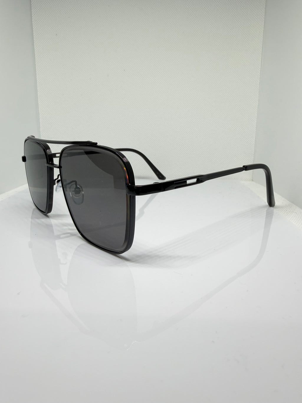 Noir Oversized Black Aviator Sunglasses