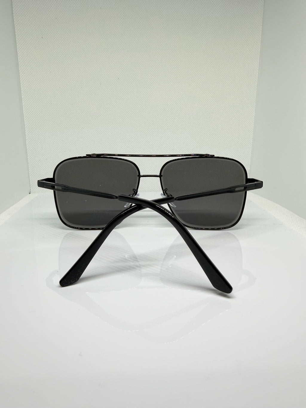 Noir Oversized Black Aviator Sunglasses