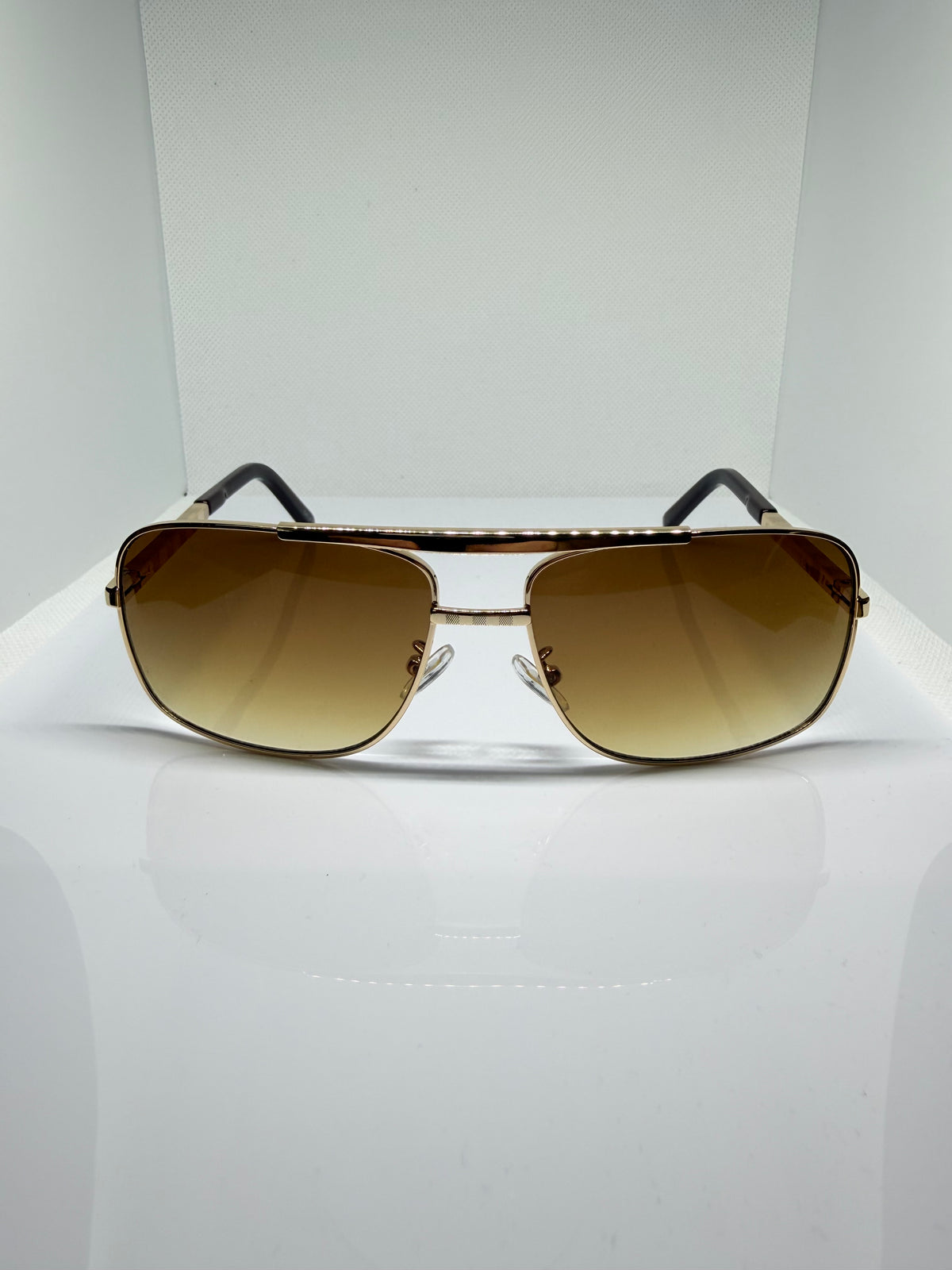 Atlas Classic Gold Aviator Sunglasses with Gradient Lenses