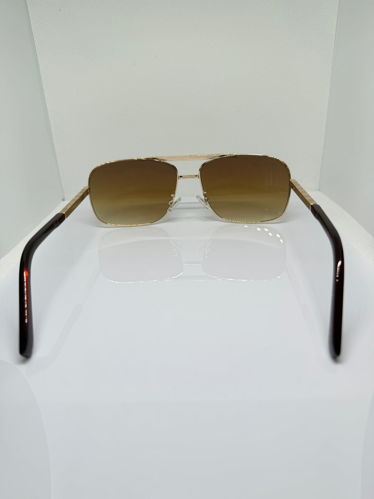 Atlas Classic Gold Aviator Sunglasses with Gradient Lenses