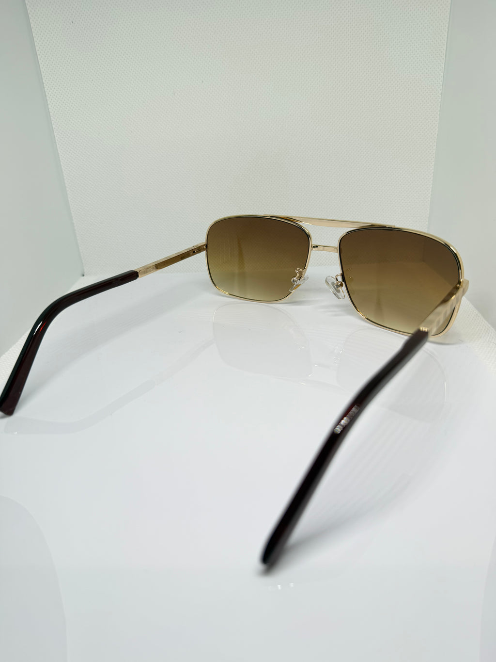 Atlas Classic Gold Aviator Sunglasses with Gradient Lenses