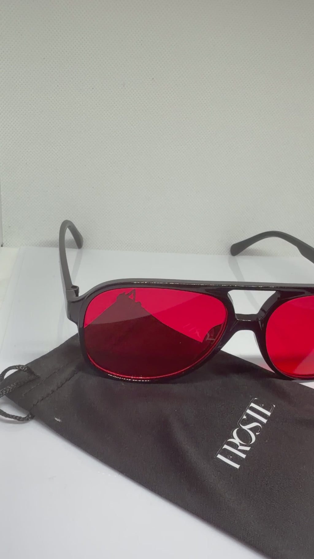 Rouge – Black & Red Retro Sunglasses